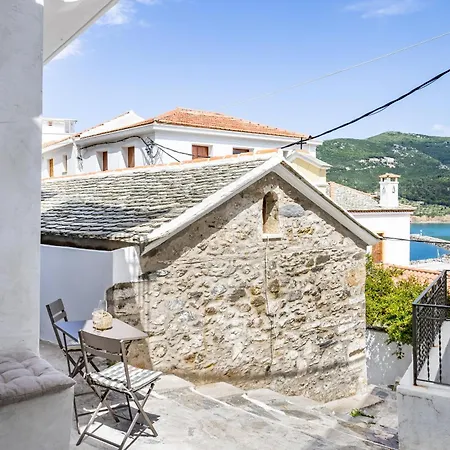 Campanile Seaview Serenity * スコペロス